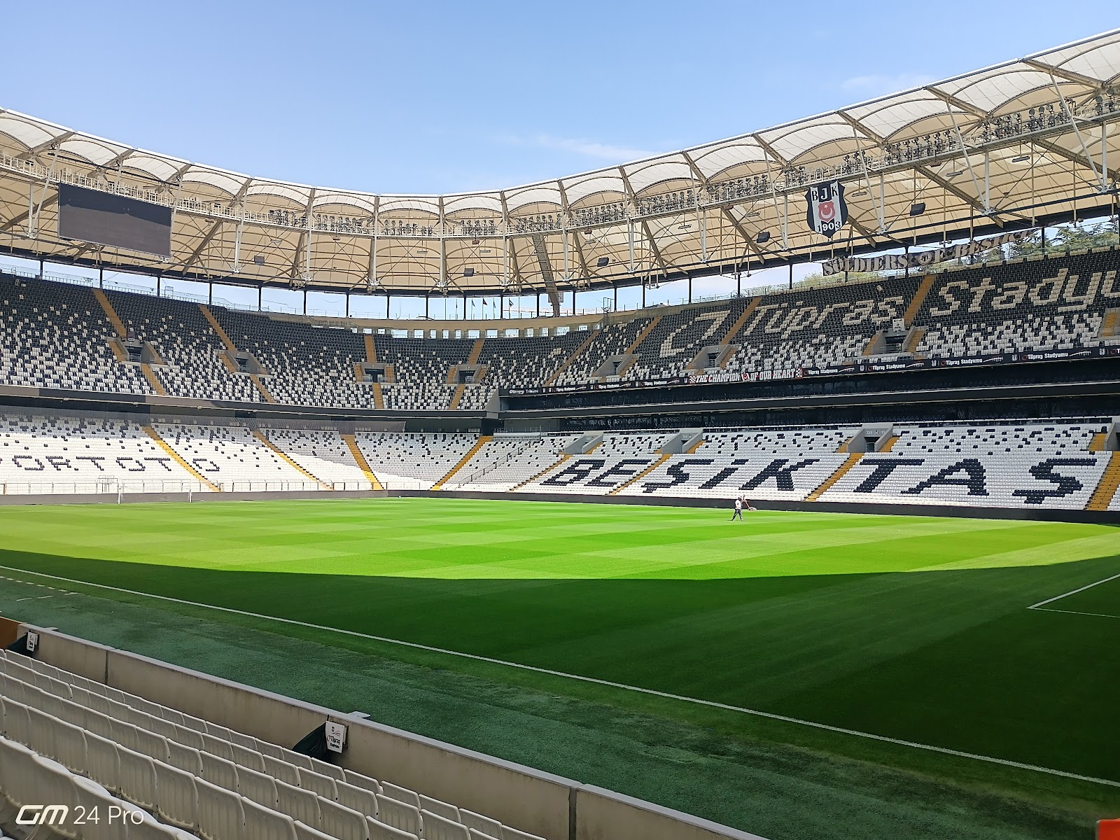 Tüpraş Stadium dış cephe